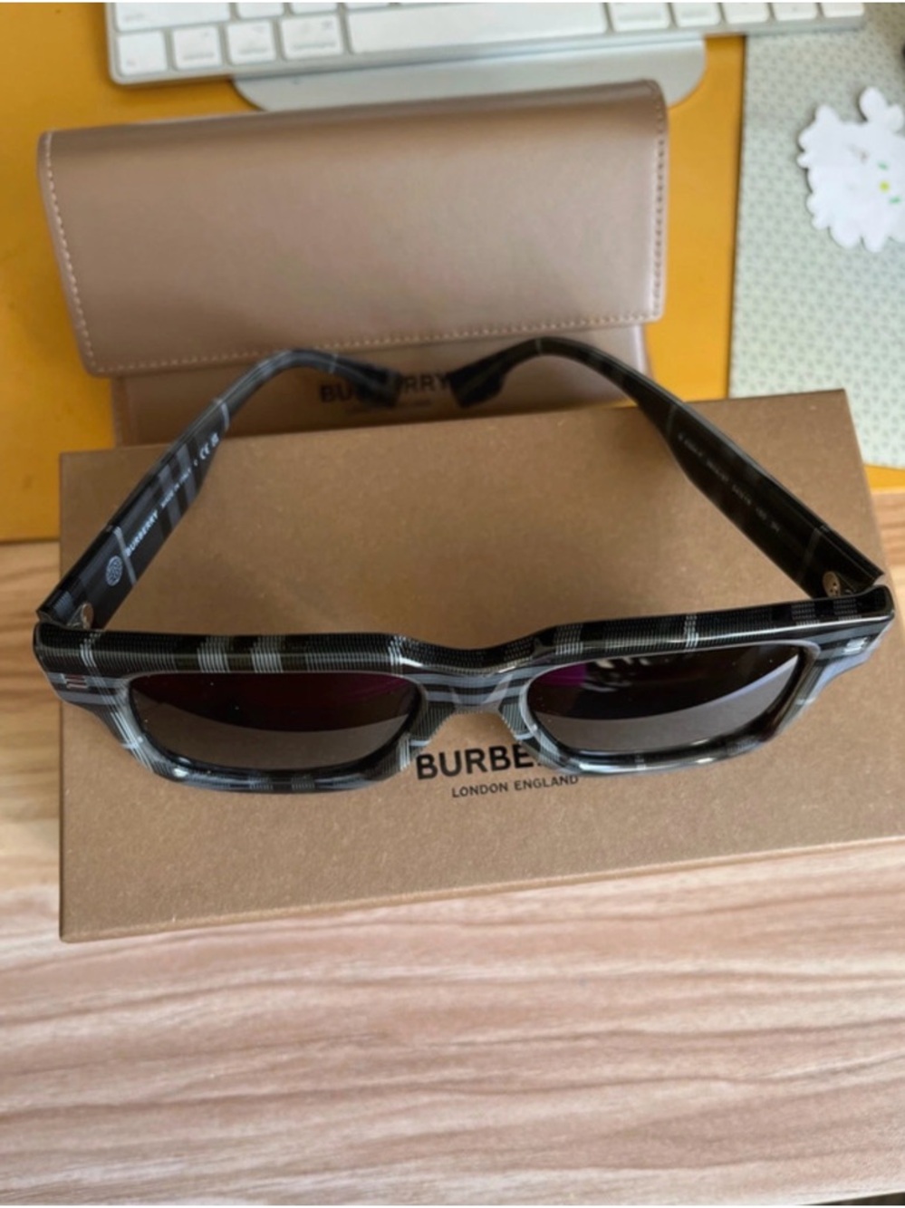 Burberry Black Plaid Square Men's Sunglasses Hayden Square - Picture 2 of 10